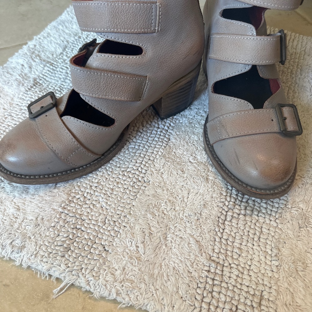 Freebird Charlotte size 7